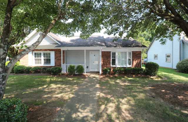 899 Woodland Trace Dr photos photos
