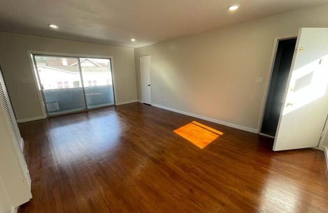 1596t Gallery 4
