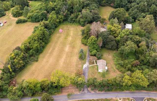120 DIAMOND ROCK ROAD Gallery 3