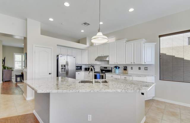 10601 E MEADOWHILL Drive Gallery 3