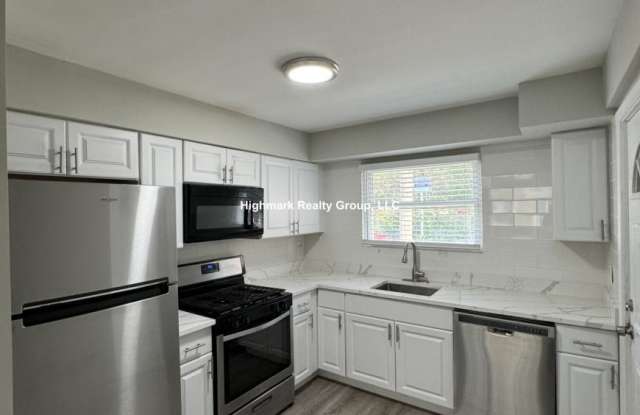 1327 West Sherwin Ave. photos photos