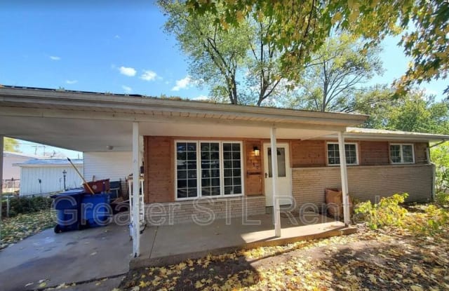 1580 Vesper Dr - 1580 Vesper Drive, Florissant, MO 63031