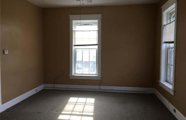 501 HENRY Gallery 2