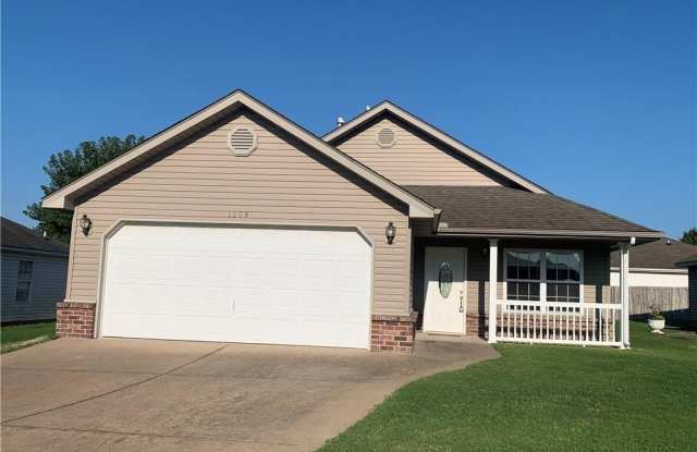 1209 Sunrise  CIR - 1209 Sunrise Circle, Siloam Springs, AR 72761