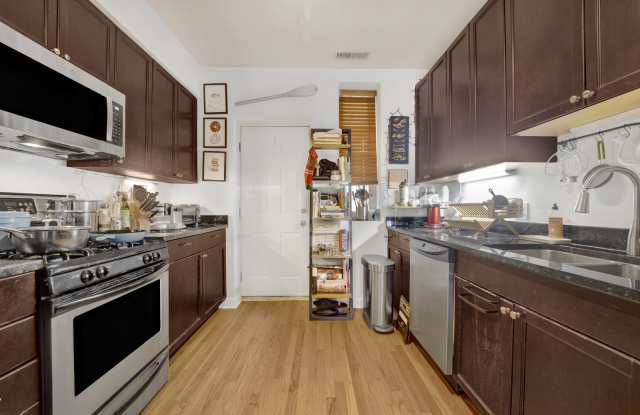 1150 West Cornelia Avenue photos photos