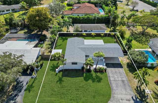 9320 SW 125th Ter photos photos