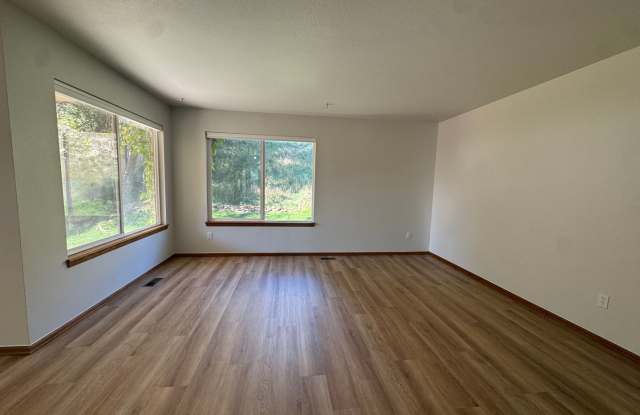 Beautifully Updated 2-Bedroom Townhome in Old Colorado City! Gallery 4