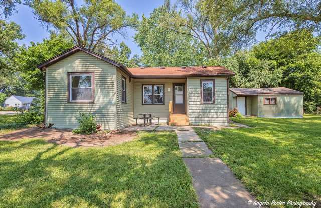 1501 Round Lake Drive photos photos