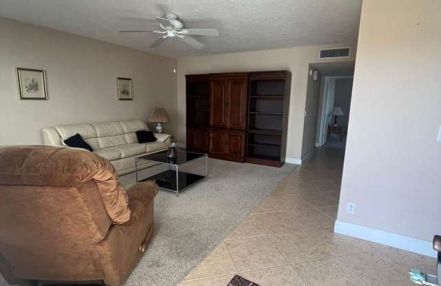 Beautiful 2 bedroom 2 bath Condo in Delray Beach 55+ Community photos photos