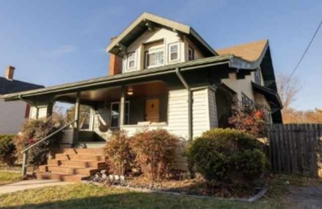 29332 Maple Avenue Gallery 2