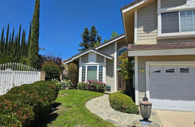 Must see this gorgeous 5 bedroom+3 bathroom pool home in a quiet cul-de-sac photos photos