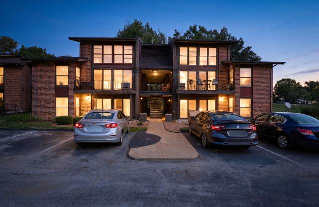 Fully Furnished 2 Bedroom Condo! Gallery 2