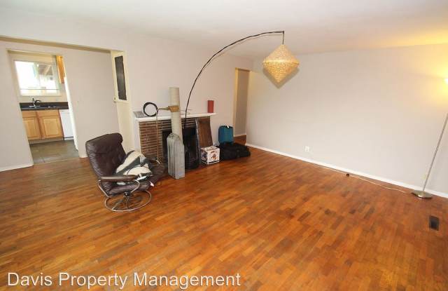 7733 35th AVE NE Gallery 2
