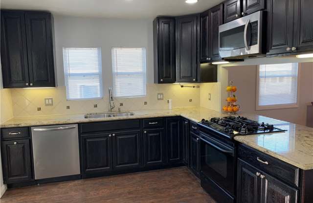 371 W 11th Street - 371 W 11th St, Los Angeles, CA 90731