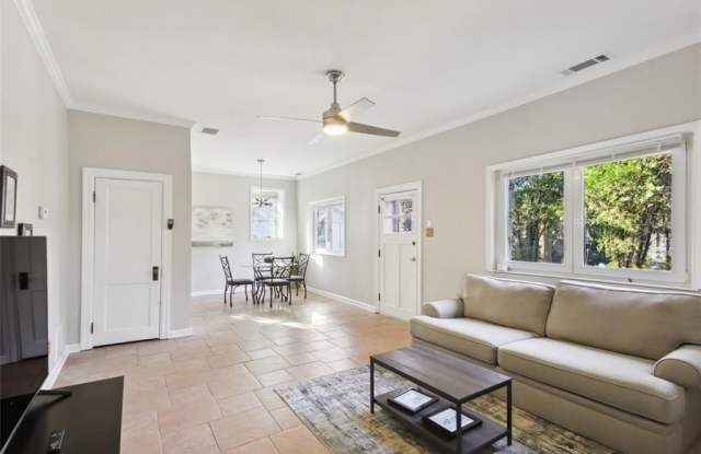 653 SOMERSET Terrace NE unit: 4 photos photos