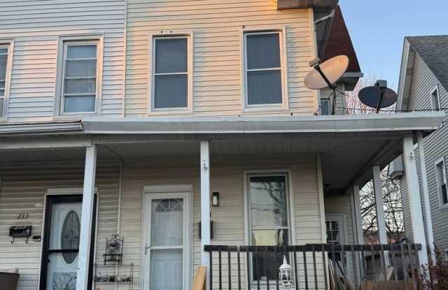 Spacious 3BR House in Lehighton photos photos