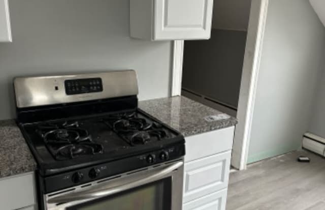 32 Edward St 2 - 32 Edward Street, Providence, RI 02904 32 Edward St 2 - 32 Edward Street, Providence, RI 02904