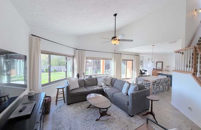Stylish Fully Furnished 3BR/2.5BA Retreat in NW Albuquerque with Mountain Views Gallery 1