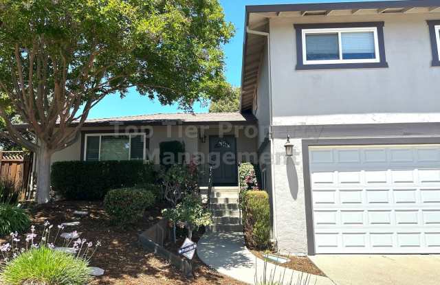 Spacious 4 Bed / 2.5 Bath / 2,106 Sqft Martinez house available for lease July 1st! photos photos