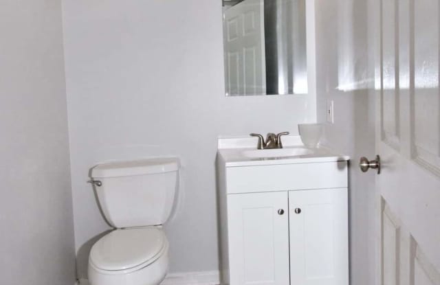 216 Sycamore Street - B Gallery 4