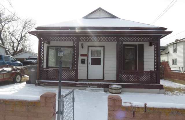 215 Thomas Street - 215 Thomas Street, Rock Springs, WY 82901