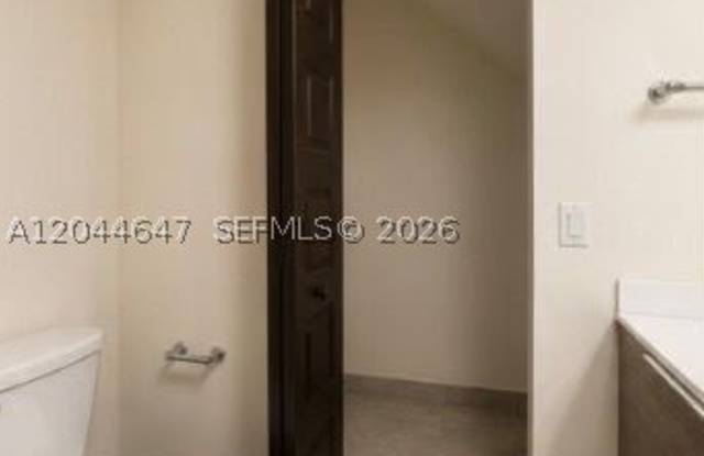 15668 NW 91st Ct Gallery 2