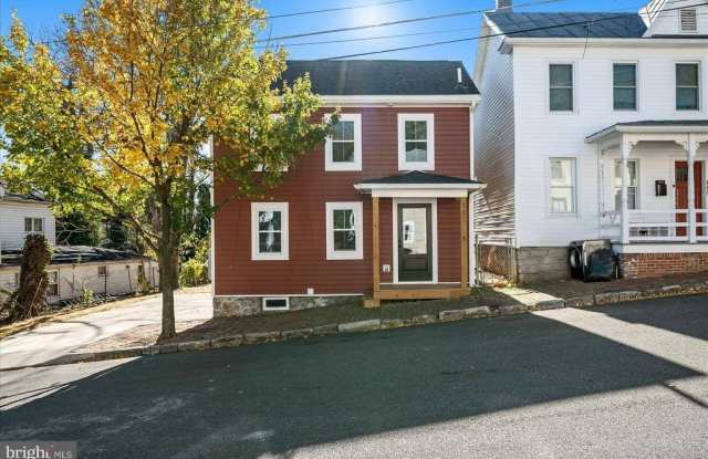 117 East Monmouth Street - 117 East Monmouth Street, Winchester, VA 22601