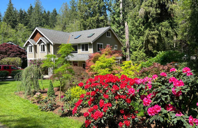 Beautiful Home with Backyard Creeks in Sudden Valley - Gate 9 Gallery 2