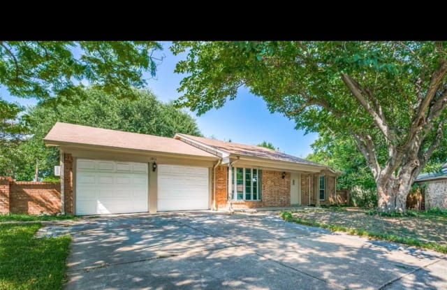 1911 E. Queens Court - 1911 Queens Court East, Arlington, TX 76014