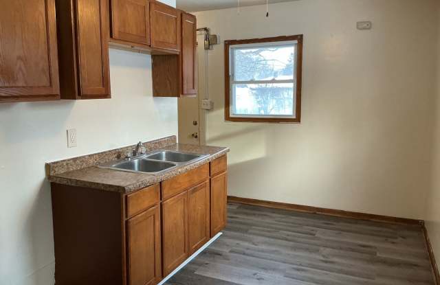 2 bedroom single family home - 5038 North 49th Street, Milwaukee, WI 53218