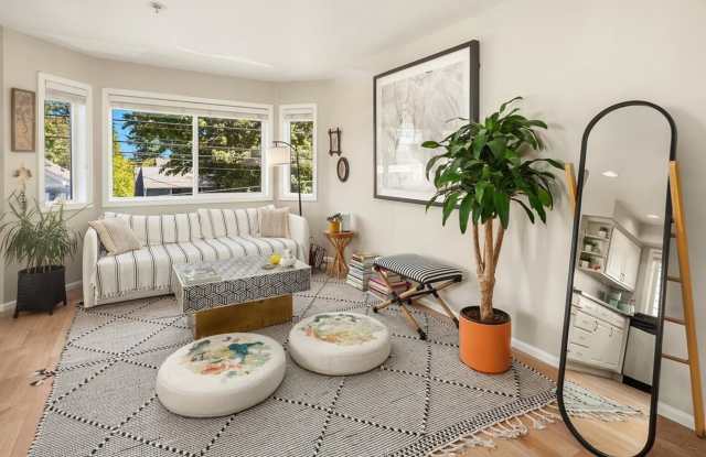 North Admiral 2BR Condo w/ Balcony & View! Won't Last Long!! photos photos North Admiral 2BR Condo w/ Balcony & View! Won't Last Long!! photos photos