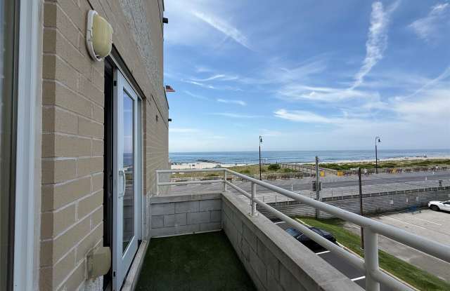 450 W Broadway - 450 West Broadway, Long Beach, NY 11561