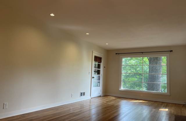 608 Chapman St Gallery 4