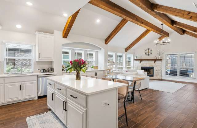 1413 Saddle Ridge Drive Gallery 1