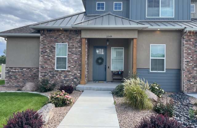 Nice 4 bedroom, 3 bath, 3 car garage home photos photos