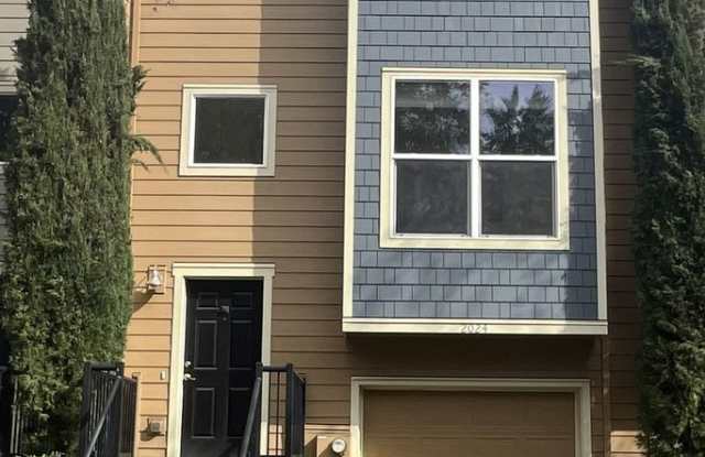 Beautiful 2 Bedroom Townhome with Walk-In Closets Private Deck  Attached Garage photos photos