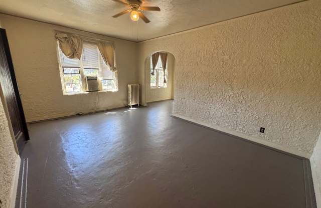The Jefferson St. Apartments- All Inclusive Studio Apartment Gallery 3