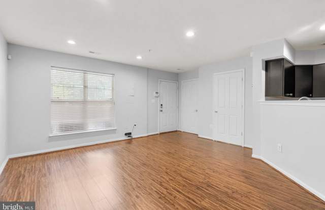 1836 WATCH HOUSE CIR N Gallery 3