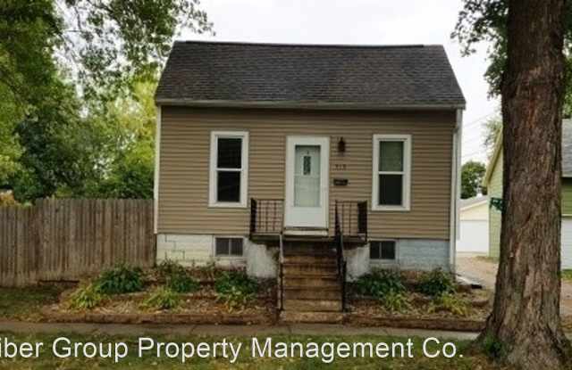 515 W 3rd Street - 515 West 3rd Street, Cedar Falls, IA 50613