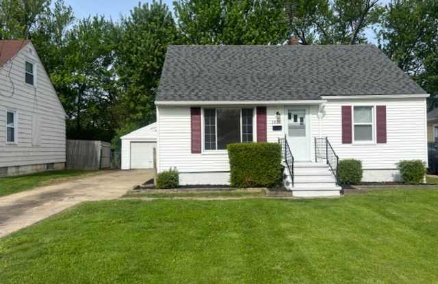Charming 3 Bedroom 1 Bath Home on Eastside Of Lorain photos photos