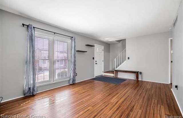 34149 GARFIELD Circle Gallery 4