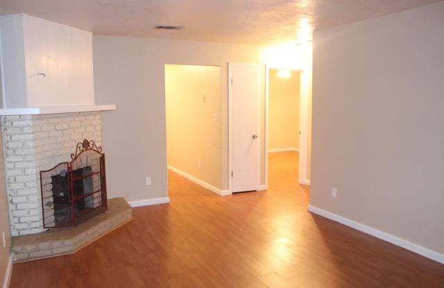 1550 Blountstown Street Gallery 2