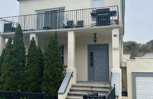 169 Tibbetts Road unit: 1St Fl photos photos