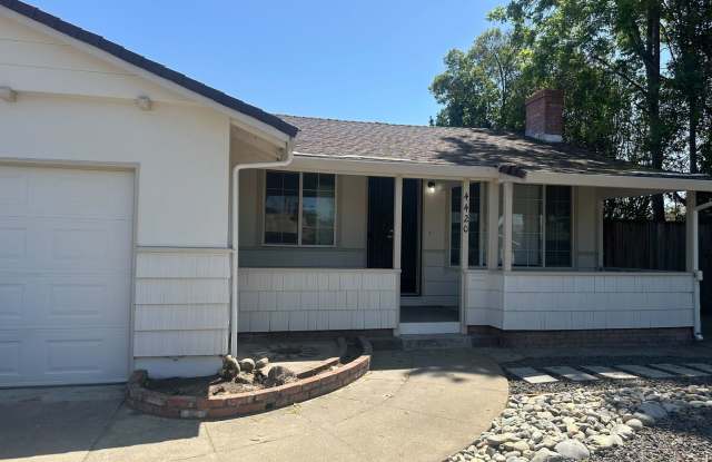 Charming 3-Bedroom Home with Boat/RV Access in Sacramento! photos photos