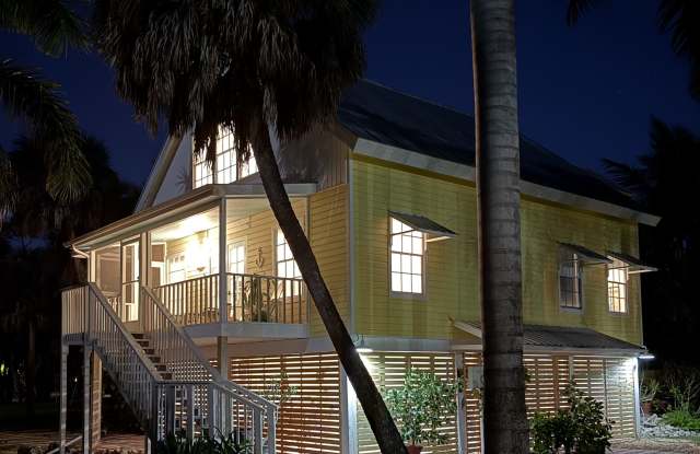 2732 Weeks Ave photos photos