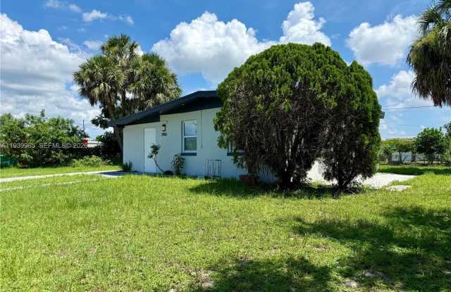 3460 Normandy Dr photos photos