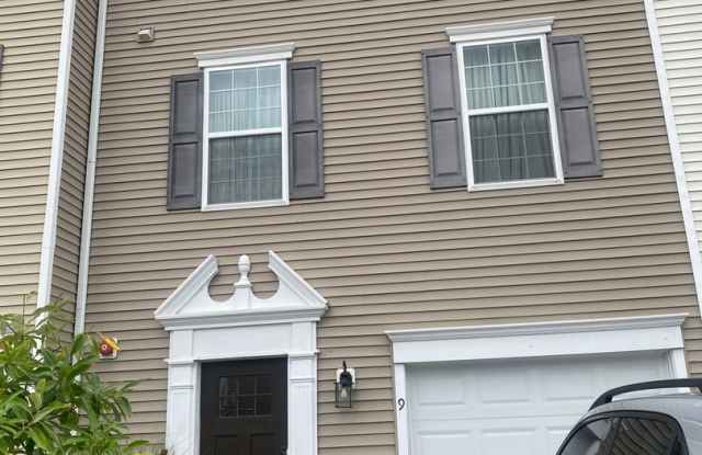 3 Bedroom townhouse in Morton PA - 9 Faraday Court, Delaware County, PA 19070