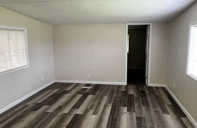 102 Grace ParkLot 1 Gallery 3