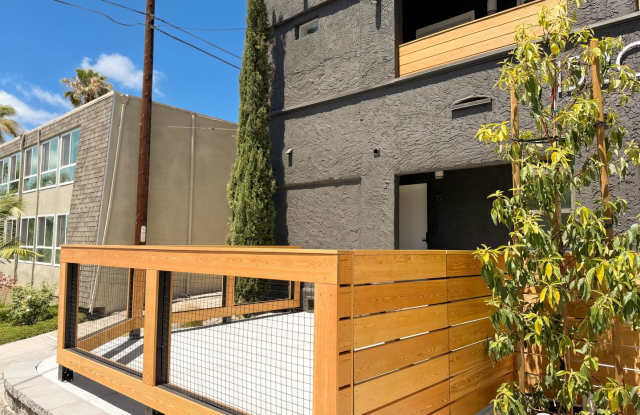 1520 Tyler House Gallery 3