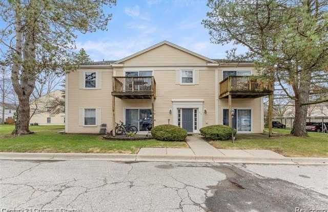910 Chestnut Hill Drive photos photos